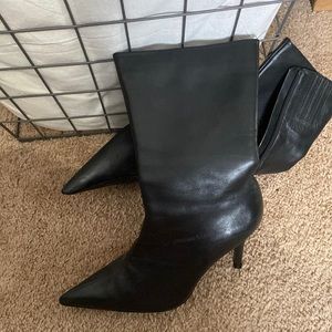 Black new without tag stiletto boots size 10